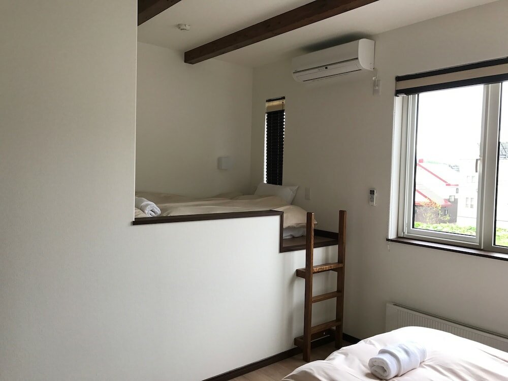 Фото Tsuru Apartments