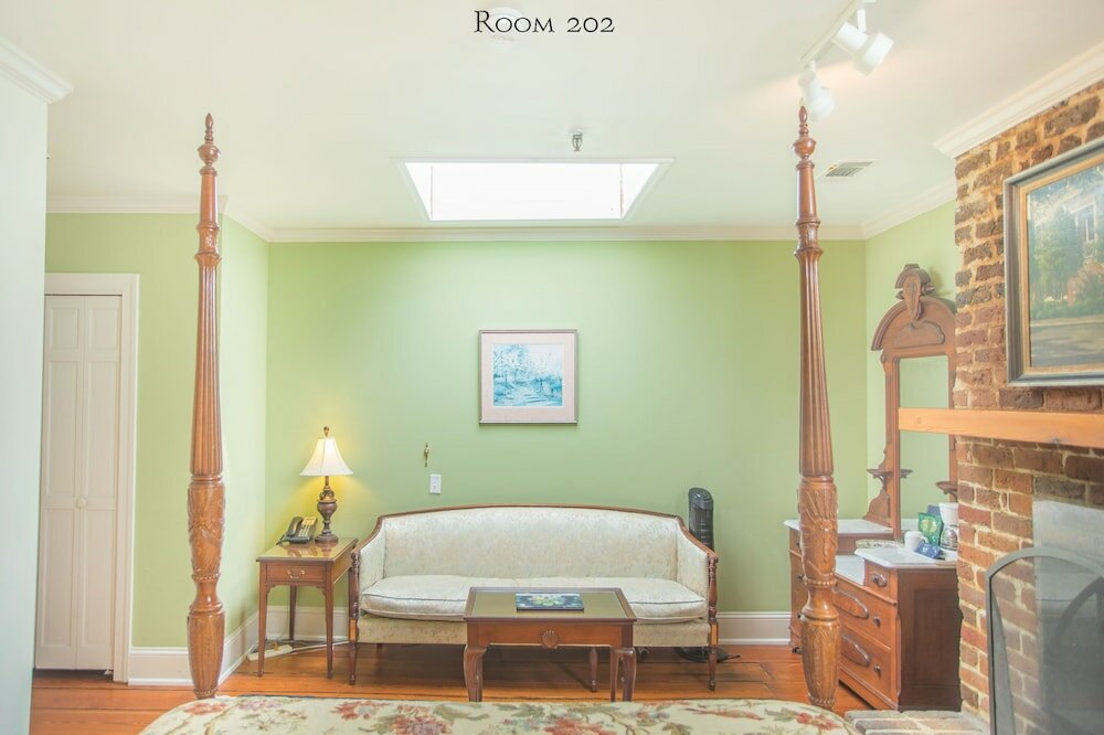 Фото 17Hundred90 Inn and Restaurant