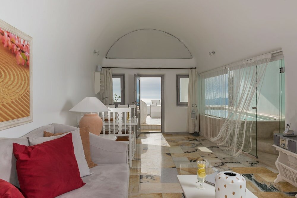 Фото Iliovasilema Hotel & Suites