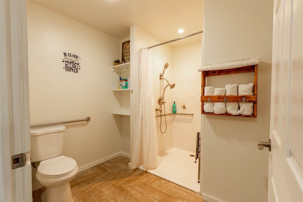 Фото Hurricane Hideaway Lodging