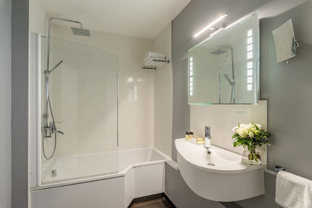 Фото Hôtel Le Versailles