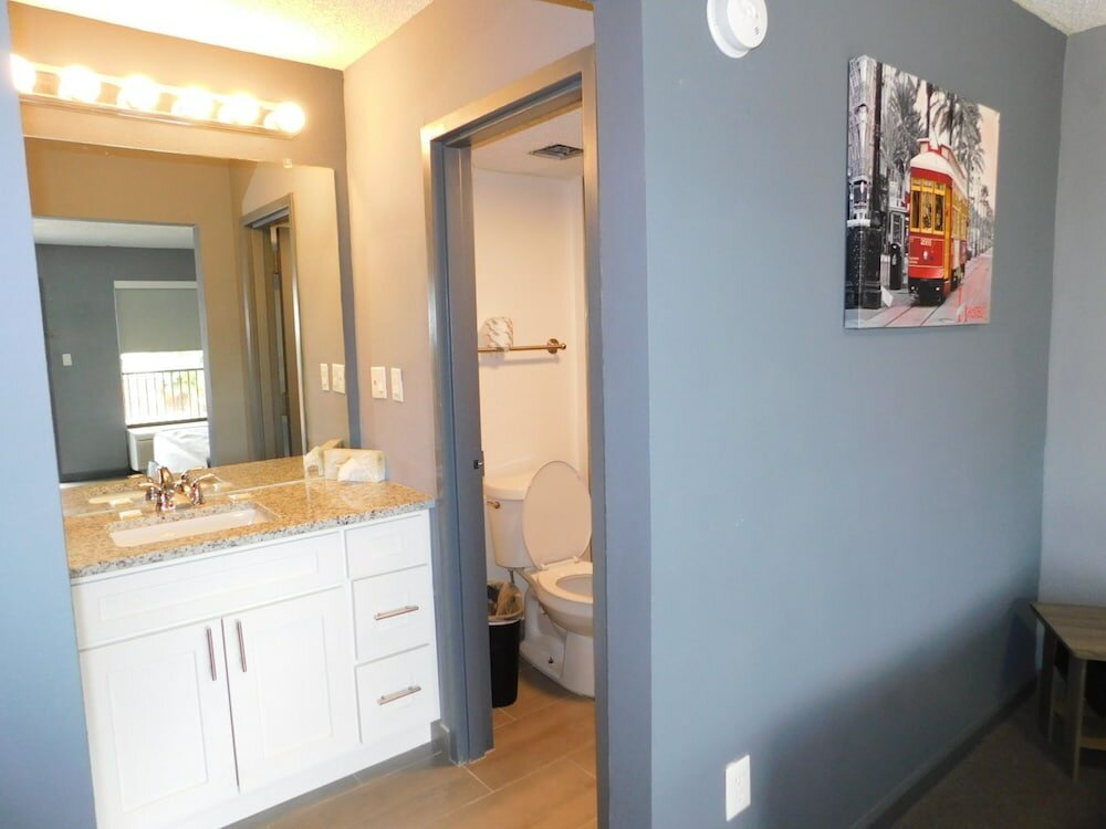 Фото Ramada by Wyndham New Orleans