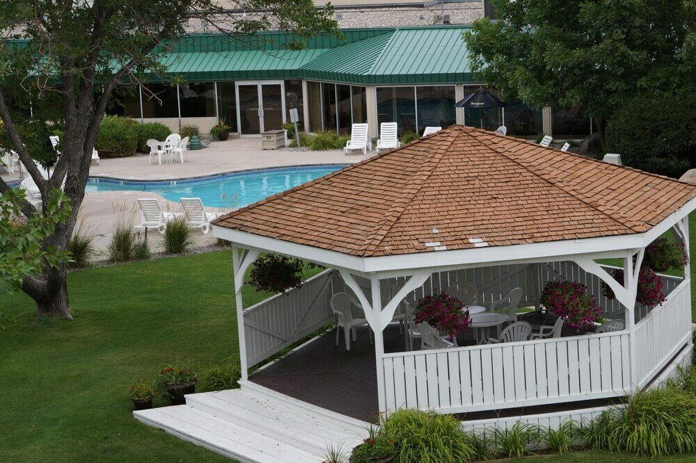 Фото Biltmore Hotel & Suites