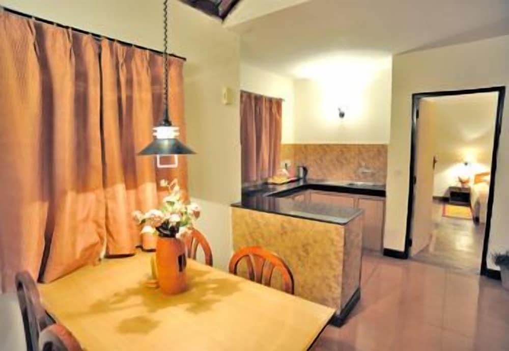 Фото Woodsvilla Resort