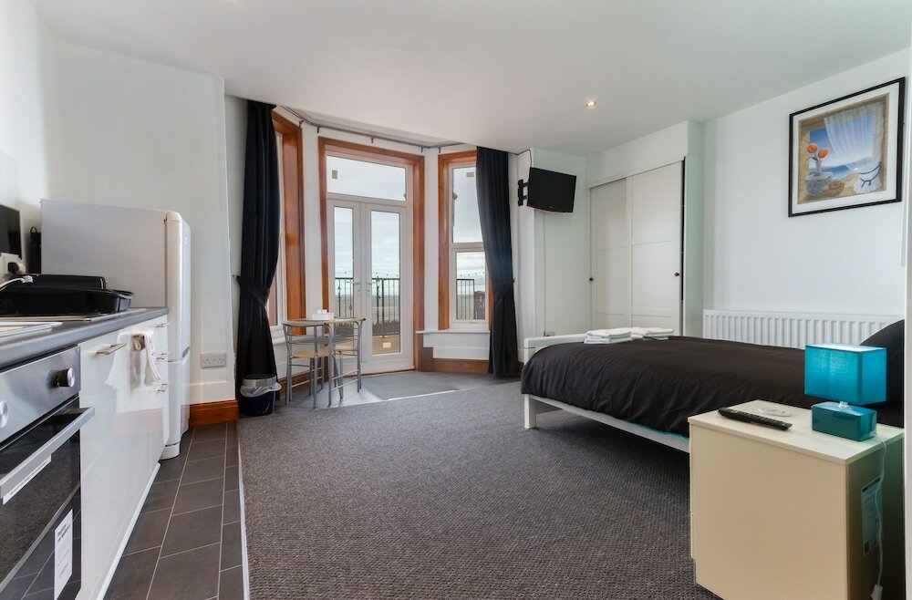 Фото The Maples Hotel