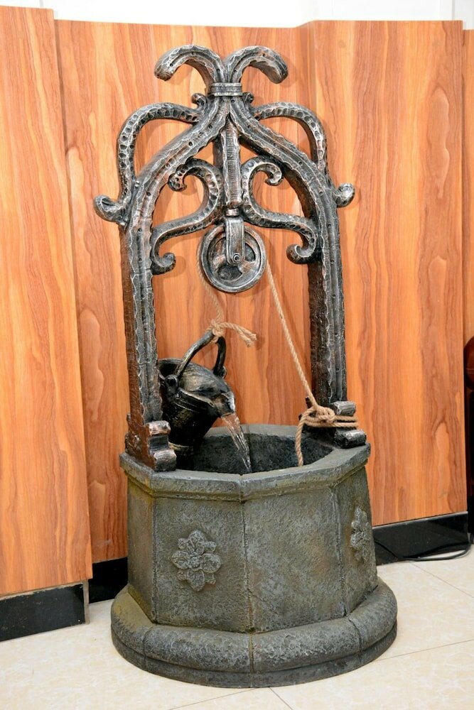 Фото La Posh Hotel