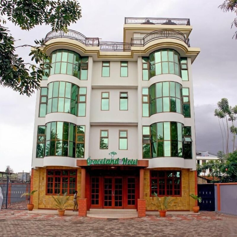 Гостиница Graceland Hotel в Аруше