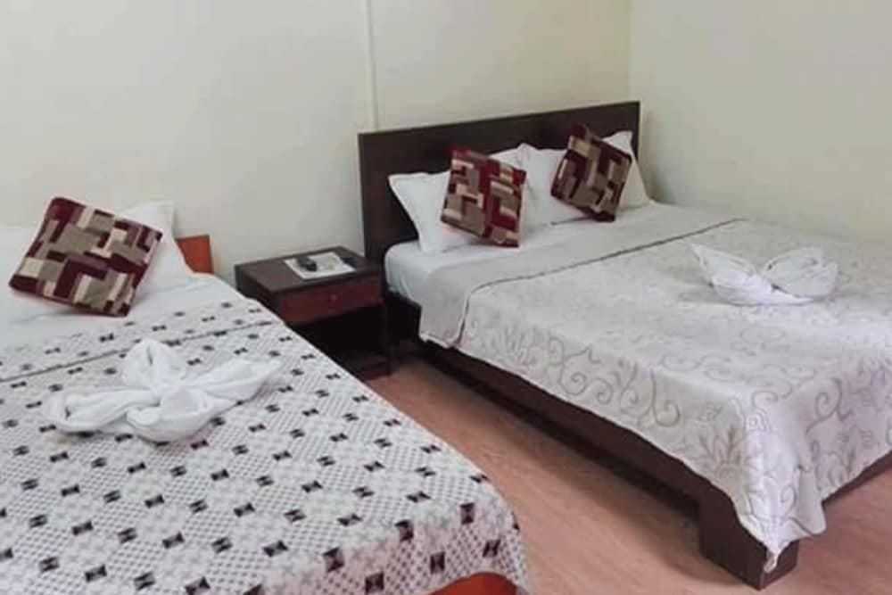 Фото отеля 2