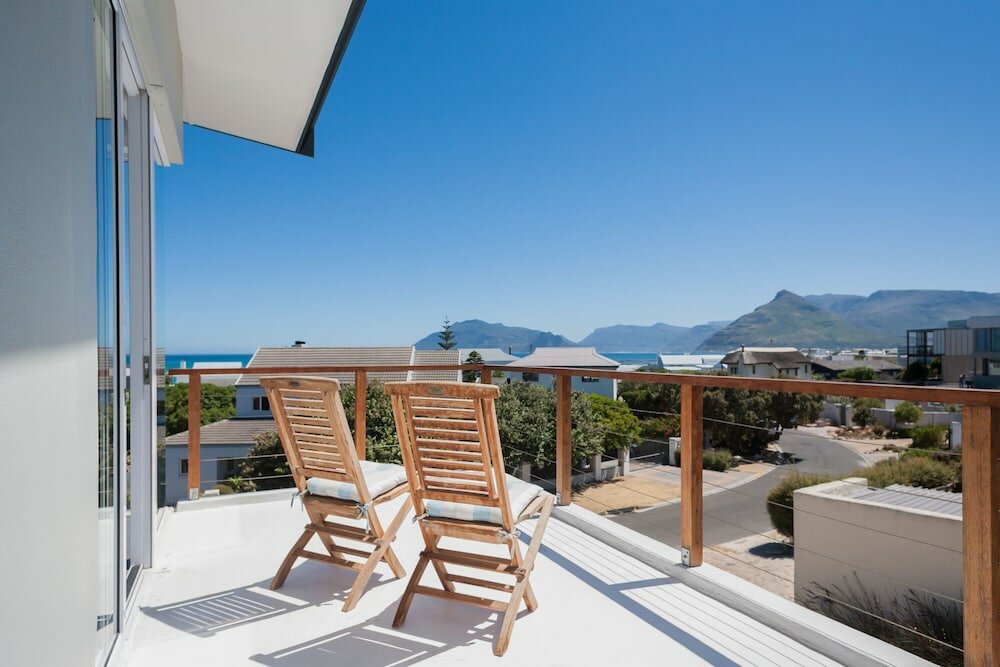 Фото Greenways Beach House