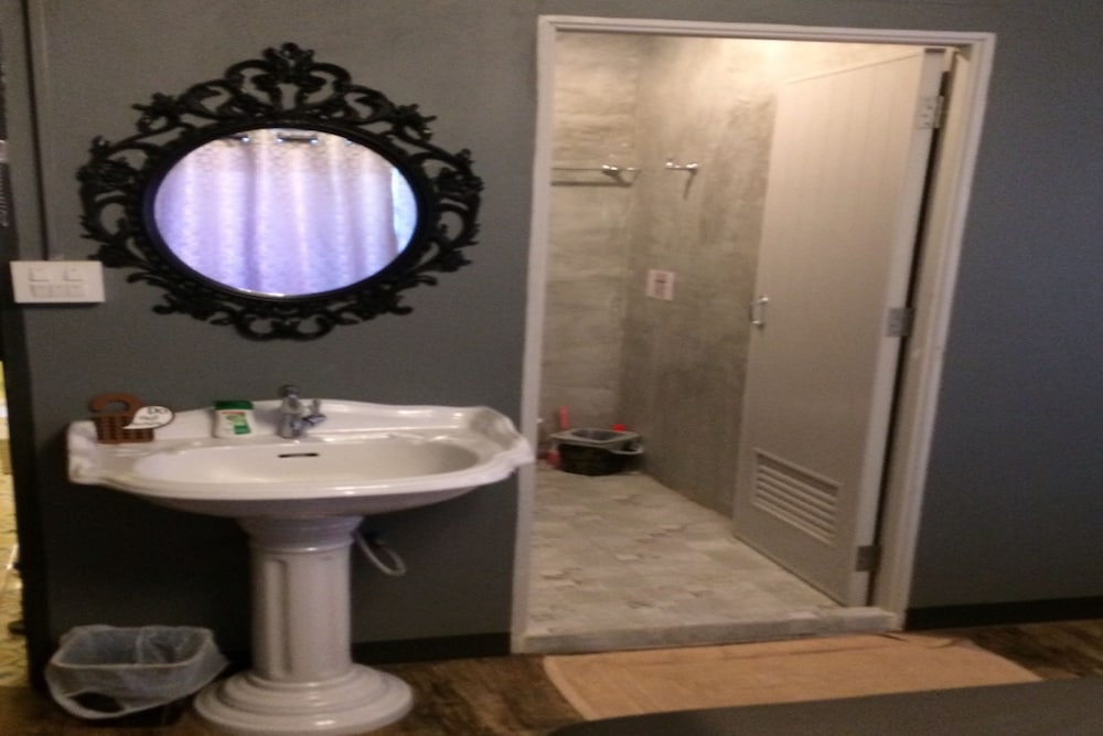 Фото Staying Hostel