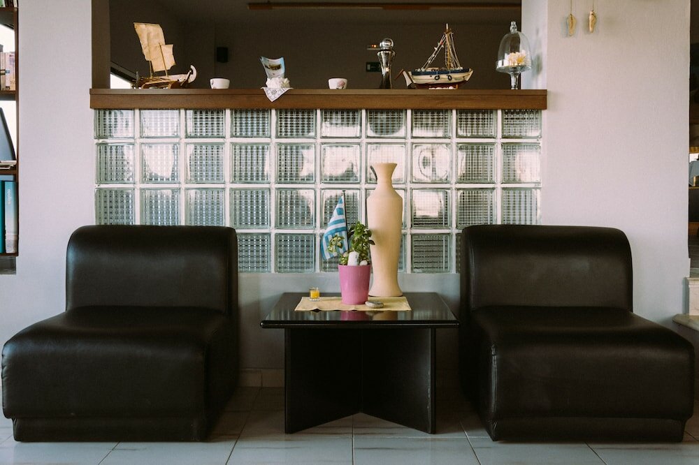 Фото Nereides Hotel