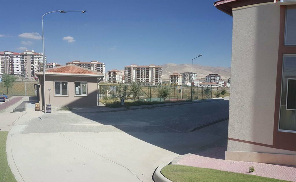 School Halil Kitapci Middle School, Nigde, photo