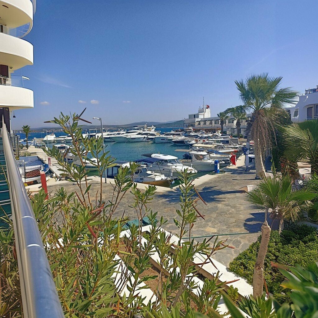 Yacht club Cesme West Sailing Sports Club, Cesme, photo