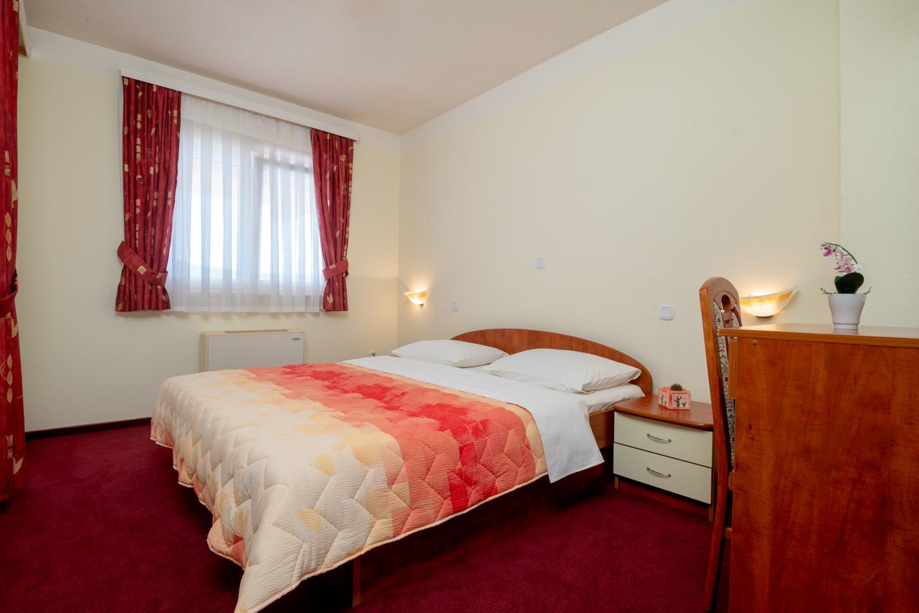 Фото Hotel Adria