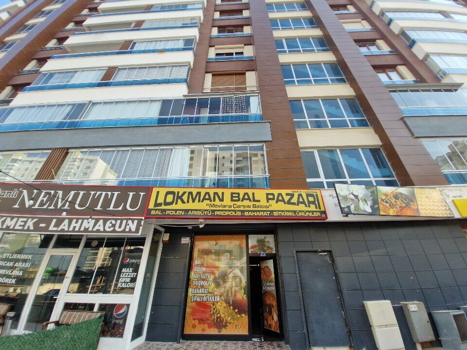 Farmers' market Lokman Honey Market, Konya, photo