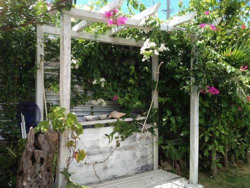 Фото Nakijin no Yado Hibiscus