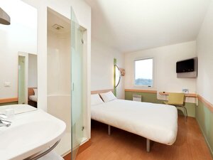 Ibis budget Mantes-la-Jolie Sully (Île-de-France, Yvelines, Mantes-la-Jolie, Boulevard Sully), hotel