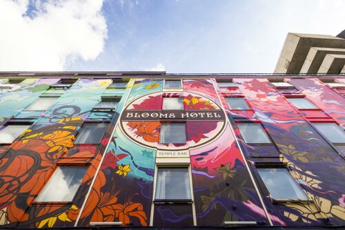 Гостиница Blooms Hotel в Дублине