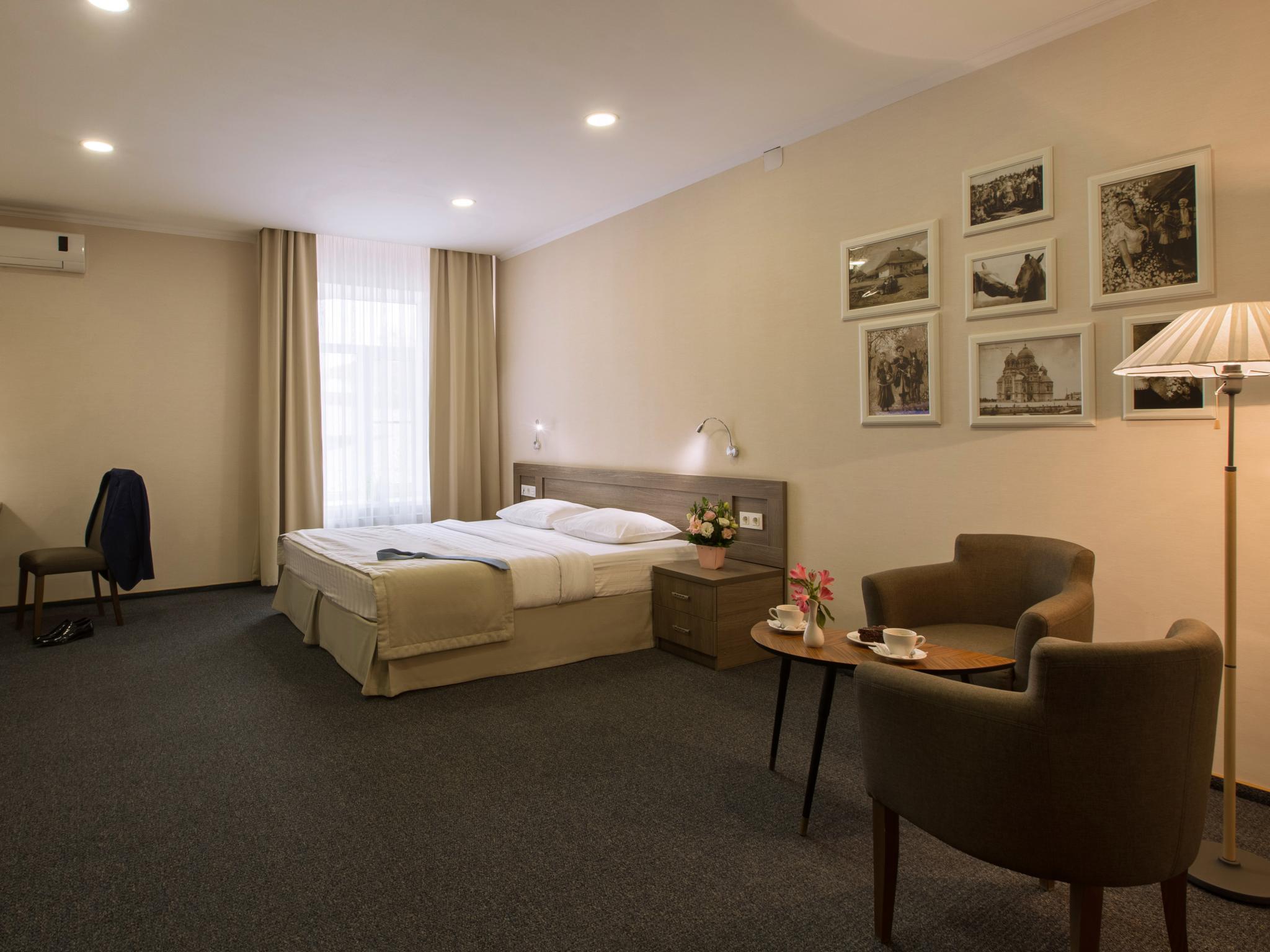 Фото Платов