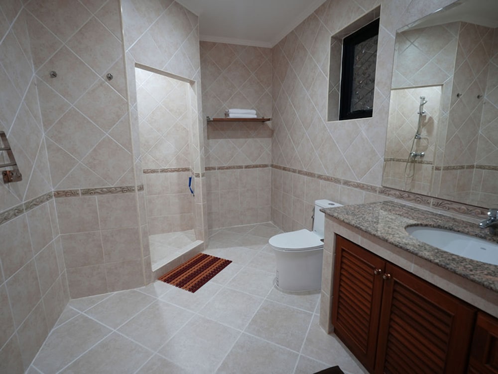 Фото Majestic Seaside Pool Villa