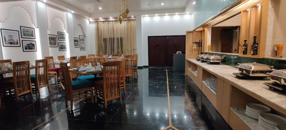 Фото Radiant Globus Hotel