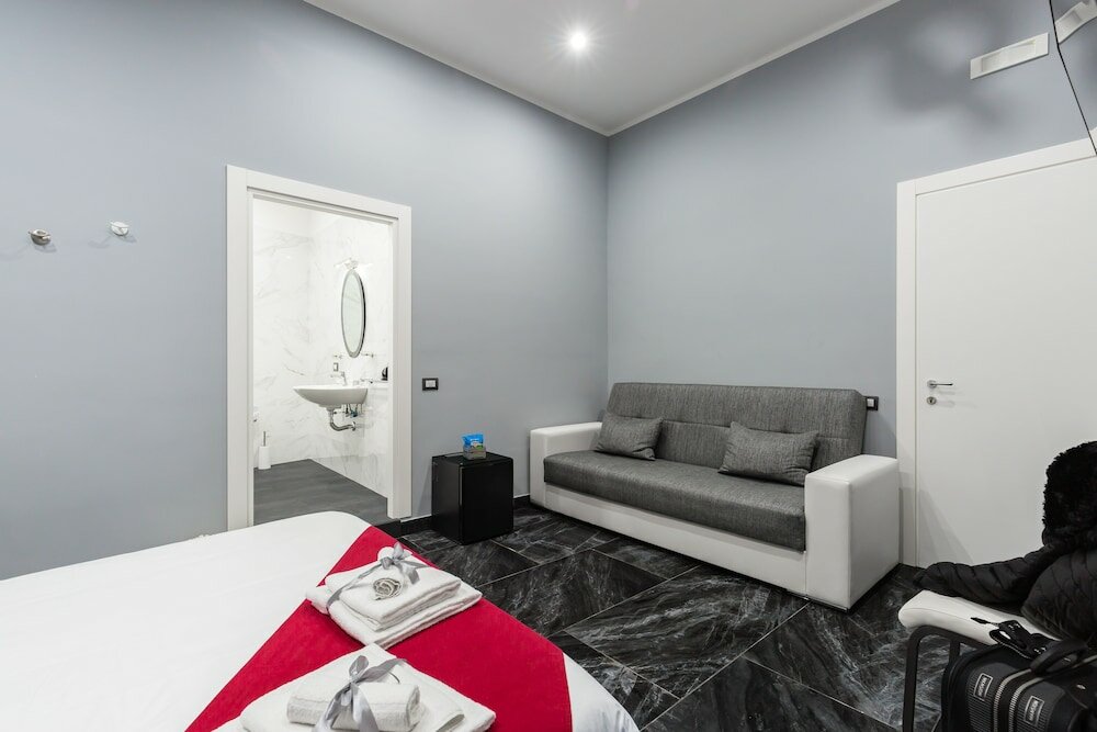 Фото Hotel Bella Napoli Suites