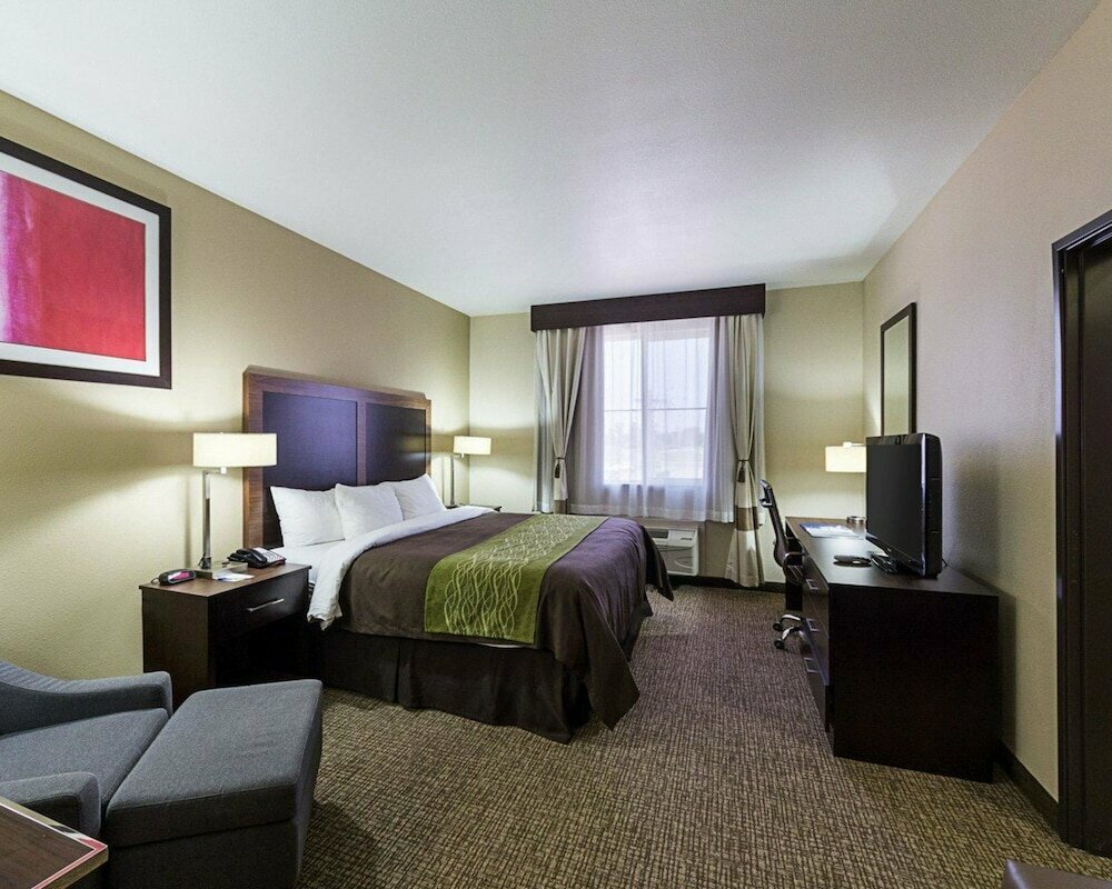 Hotel Comfort Inn & Suites Lakeside, State of Texas, photo