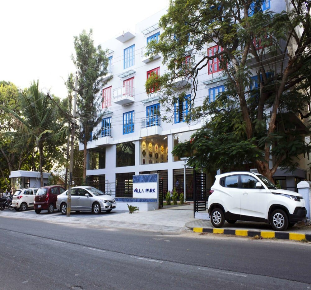 Фото отеля 1