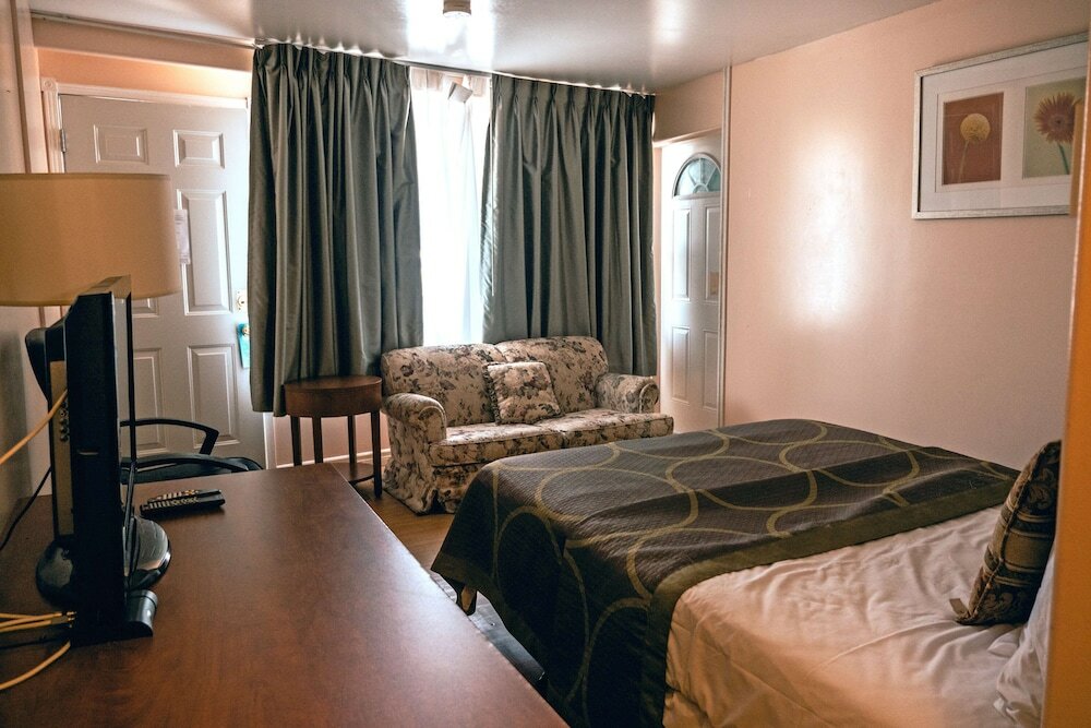 Фото Knights Inn Burlington, On