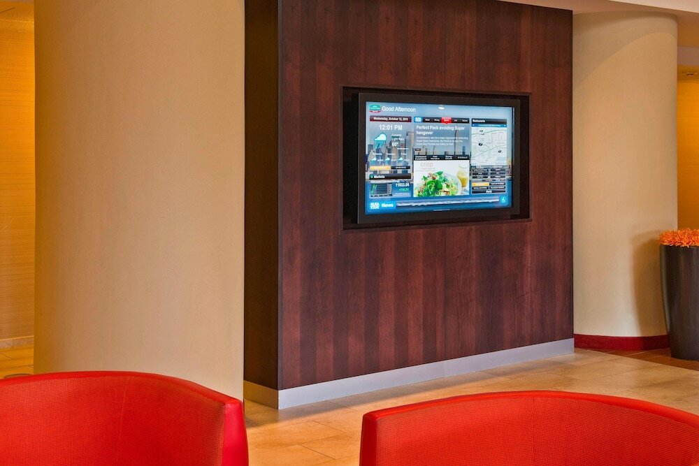 Фото Courtyard by Marriott Long Island MacArthur Airport