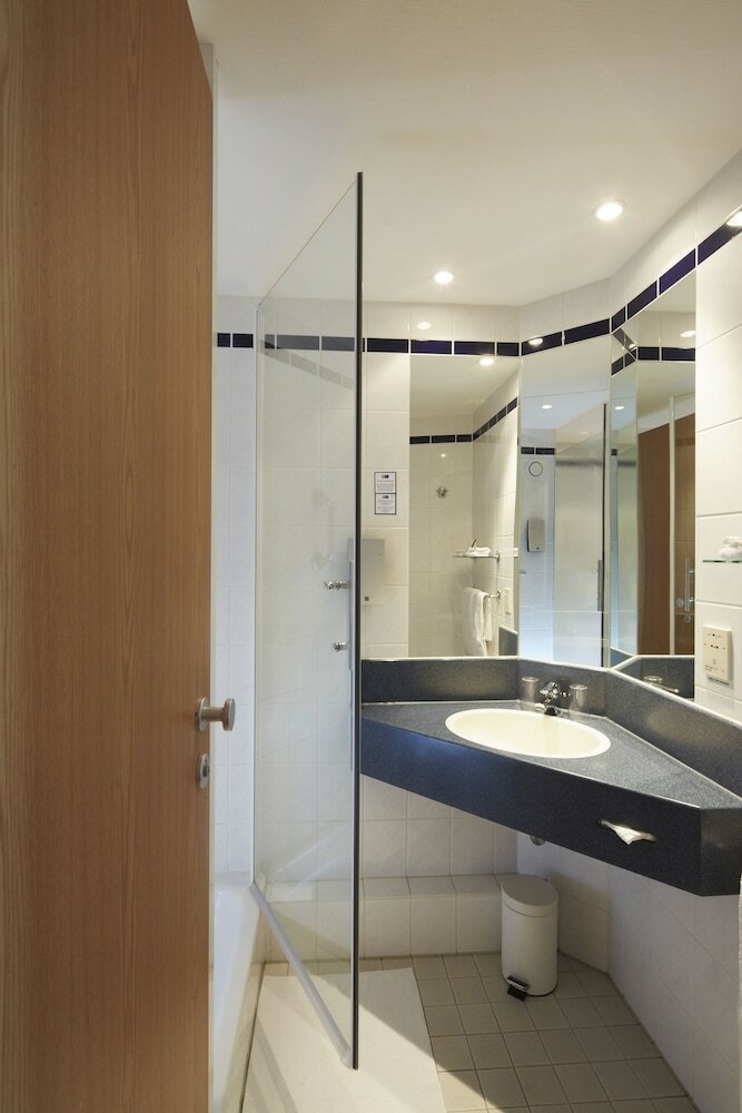 Фото 123800312978