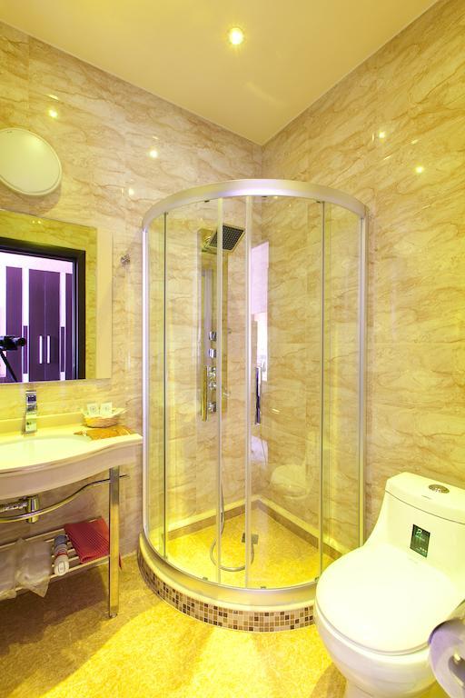 Фото Golden House