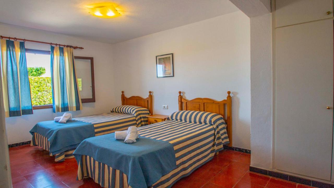 Фото Apartamentos Sol Y Mar Menorca