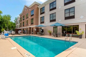 Гостиница Comfort Suites Tallahassee Downtown