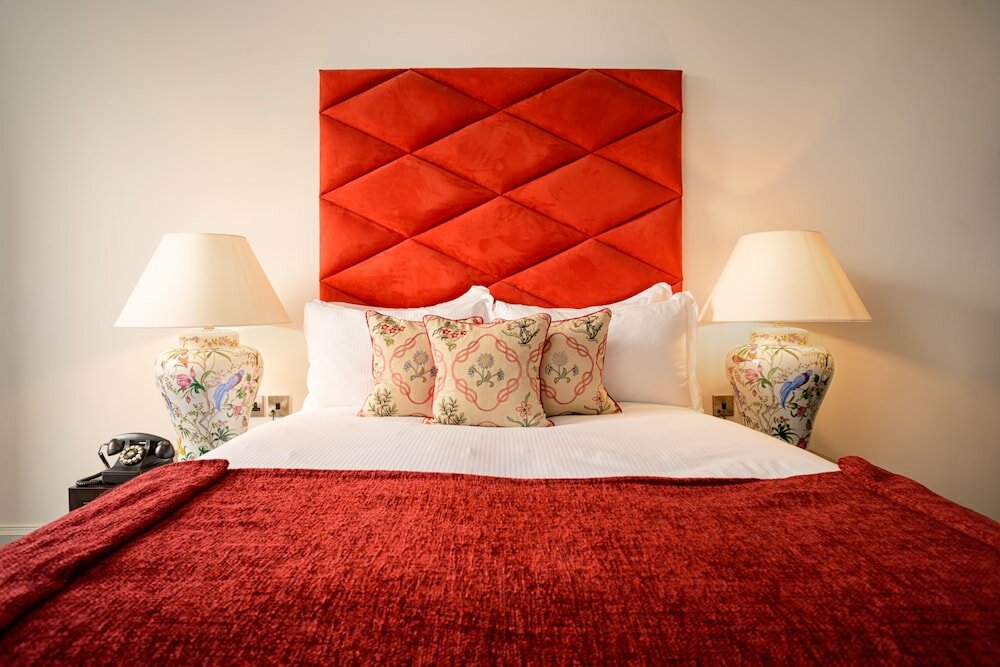 Фото Black Ivy Hotel