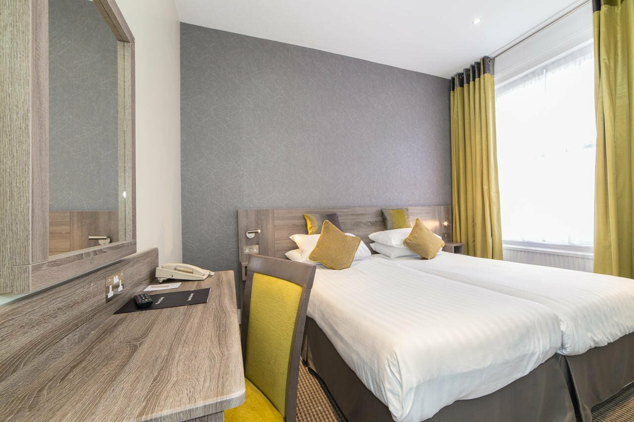 Фото Phoenix Hotel