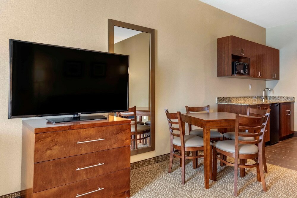 Фото Comfort Inn & Suites