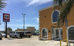 Гостиница Hwy 59 Motel Laredo Medical Center