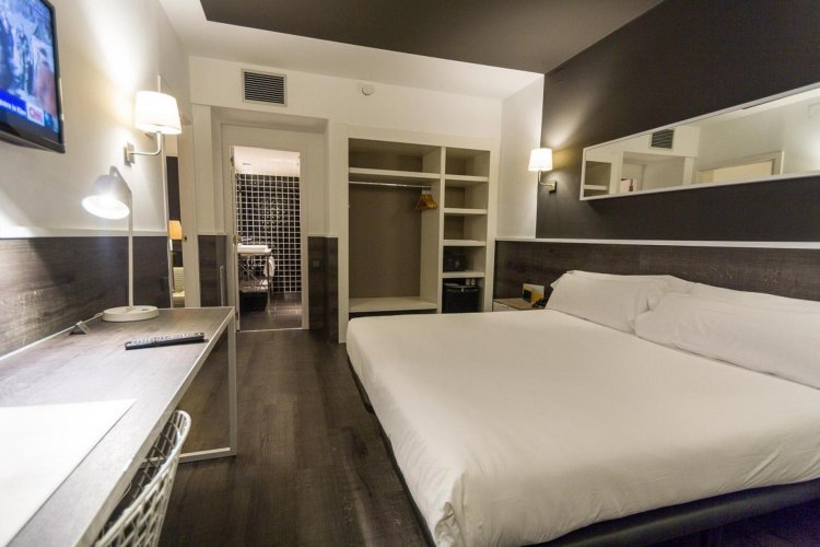 Фото Hotel Paral·lel