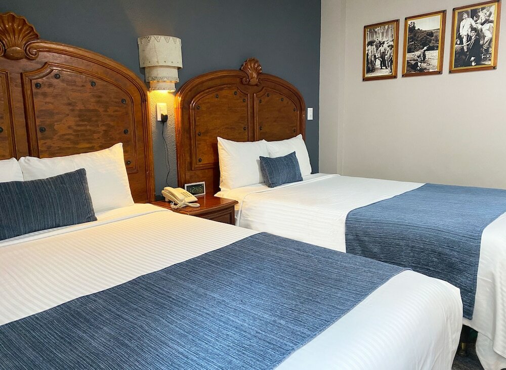 Фото отеля 2