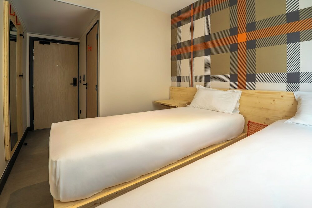 Фото EasyHotel Marseille Euromed