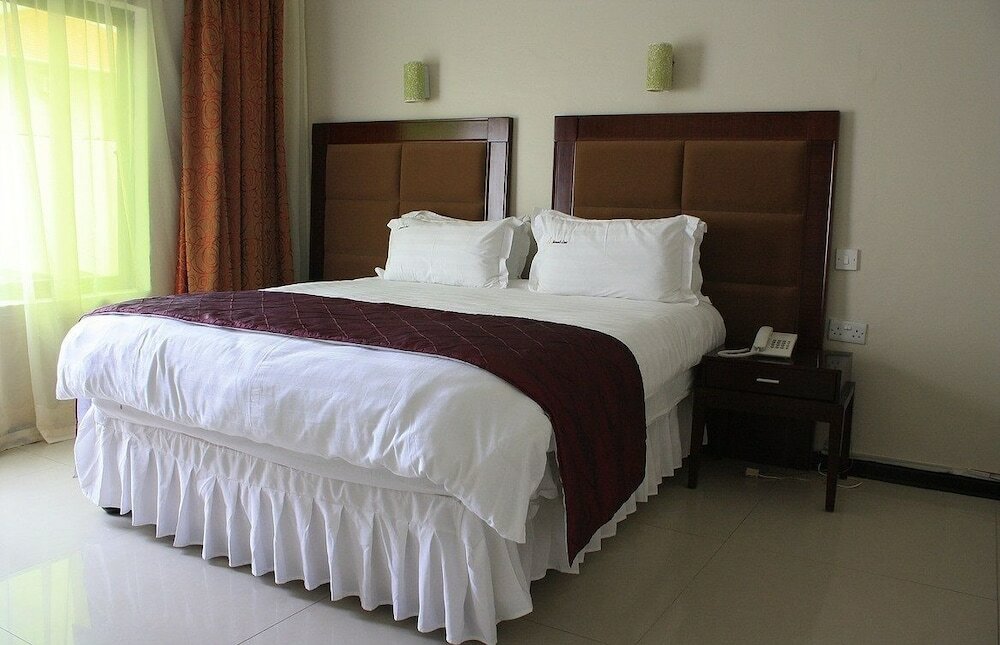 Фото Nomad's Court Lodge