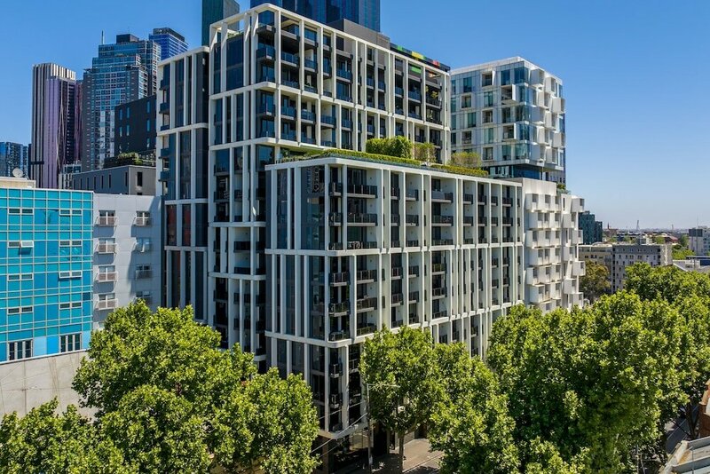 Гостиница The Eminence Apartments by Cllix в Мельбурне
