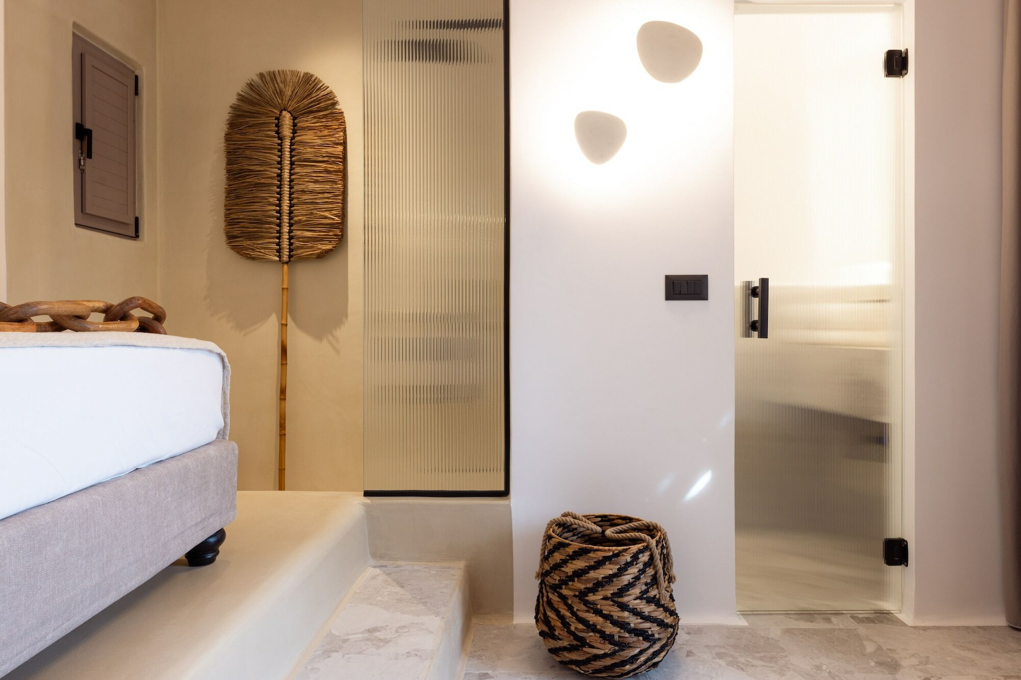 Фото Athina Studios & Suites