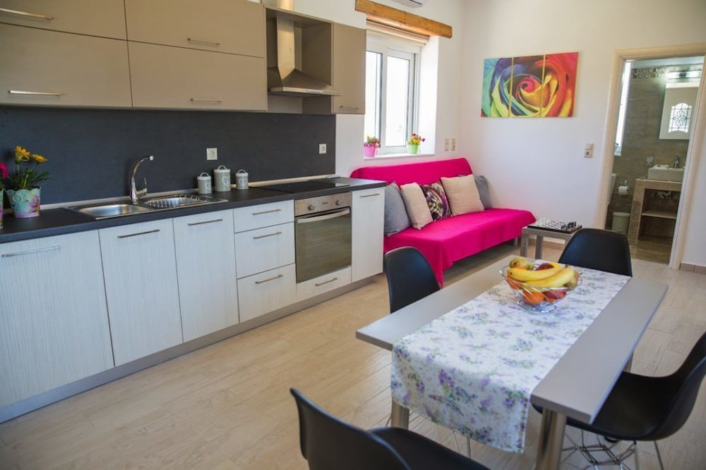 Фото G&k Stone Suites