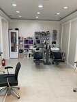 On i Ona (ulitsa 8 Marta, 14), hairdresser