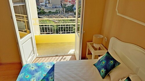 Гостиница Colibrì Prestige Rooms в Кальяри