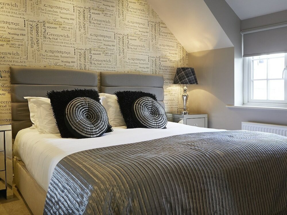 Фото The Copper Horse Cottages