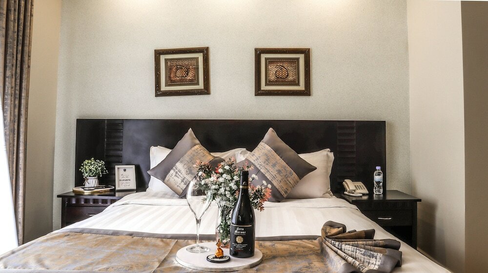 Фото Elevate Suites