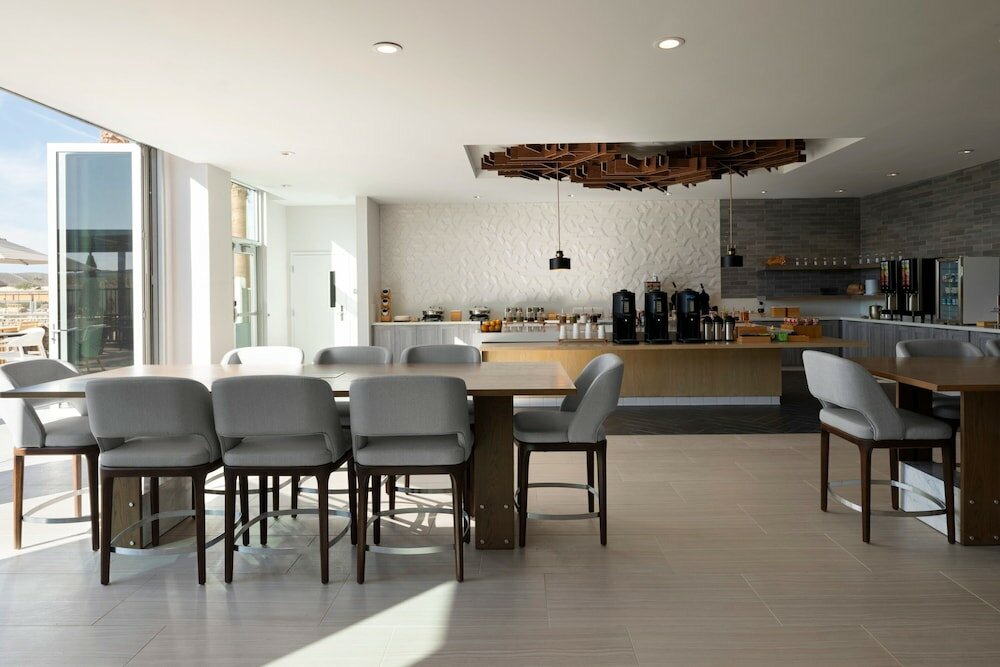 Фото TownePlace Suites by Marriott Barstow